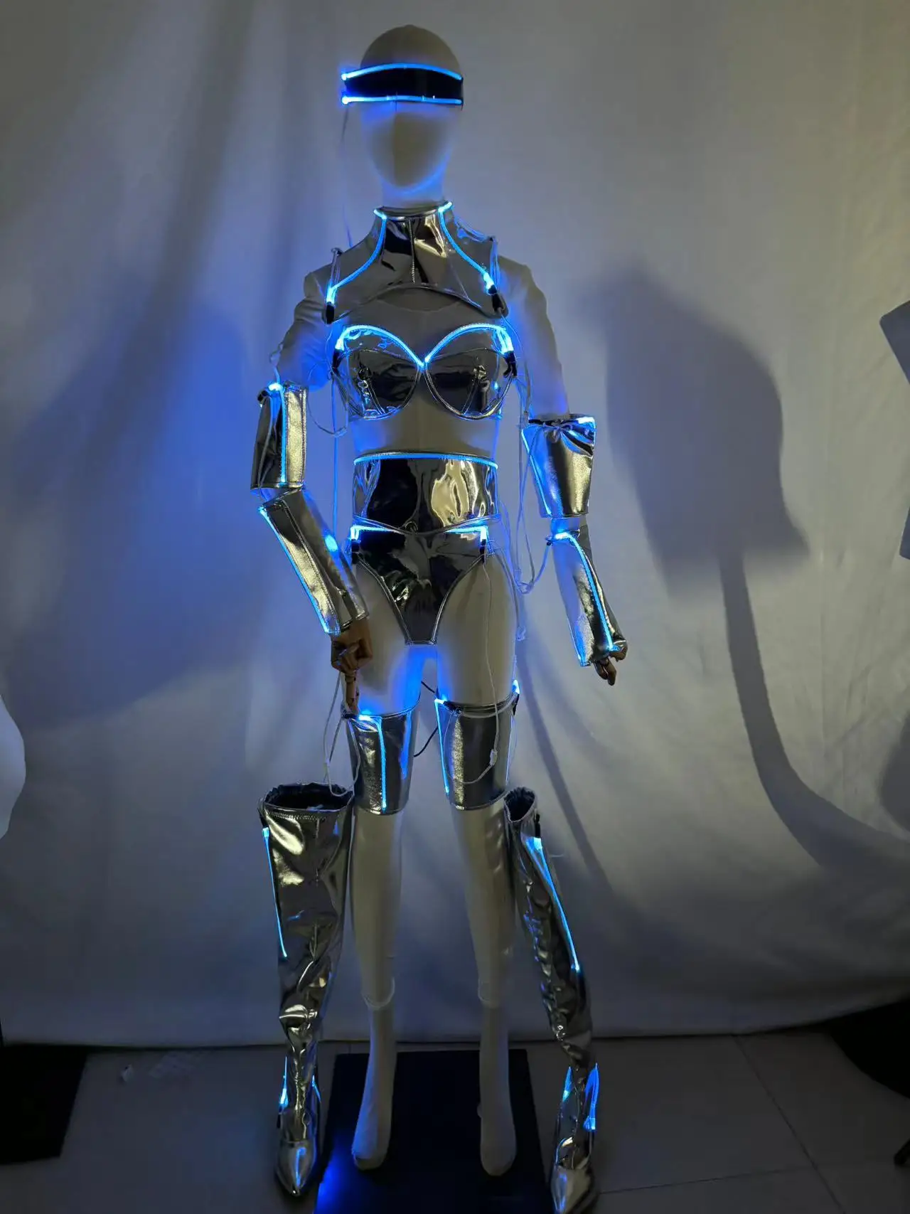 بدلة رقص من الألياف للسيدات، فتاة فضية رائعة، ألوان فاخرة، مبهرة بإضاءة LED، زي المسرح #4