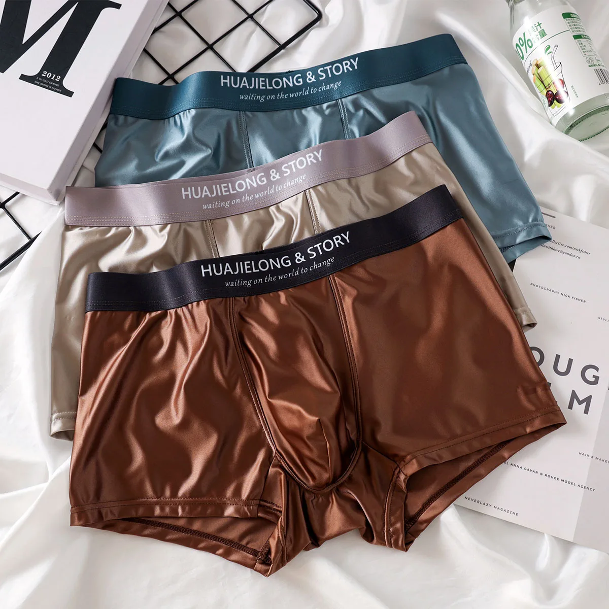 

1Pcs Breathable Thin Satin Silk Boxer Briefs Seamless Mid Waist Ice Silk Boxers Underpants Smooth Underwear for Men Daily