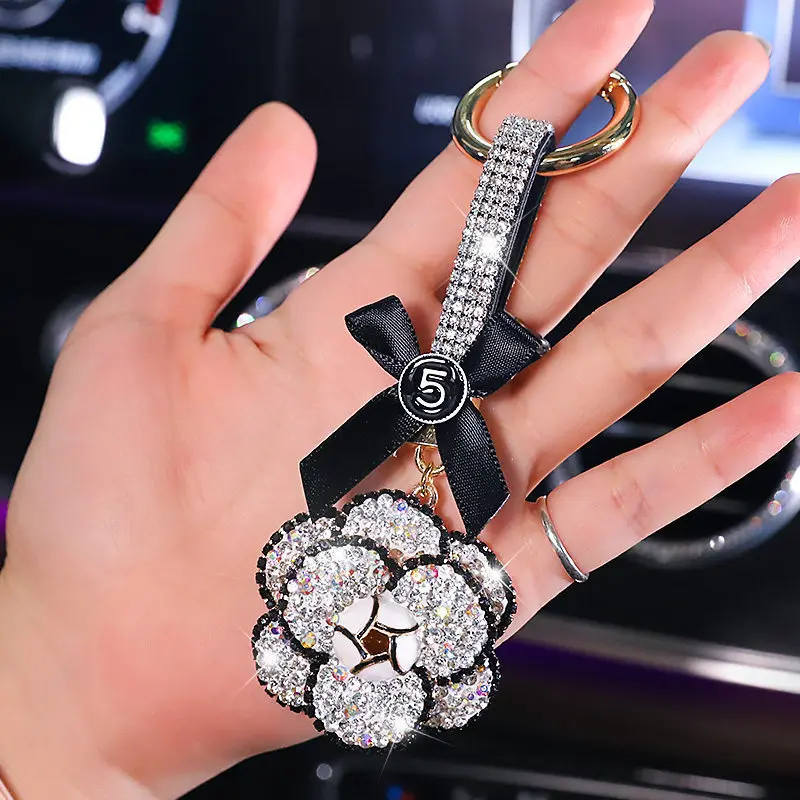 Rhinestone Camellia Flower Keychain Pearl Car Keyring Holder Purse Bag Pendant Charm Cute Handbag Personalized Keyring for Women