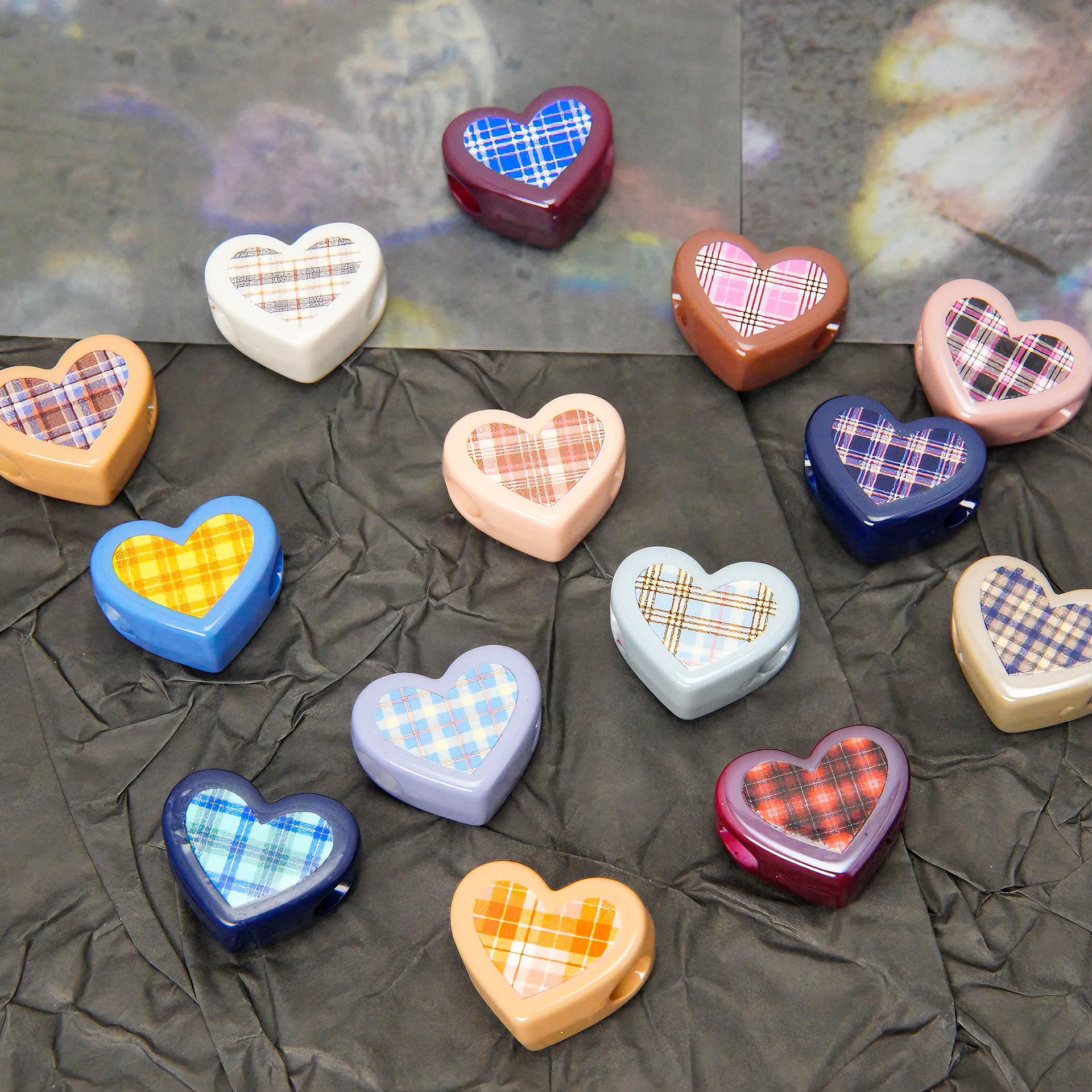 British Plaid Print Heart Acrylic Loose Beads Large Straight Hole Spacer Beads DIY Bag Garment Decor Pendants Keychain Handmade