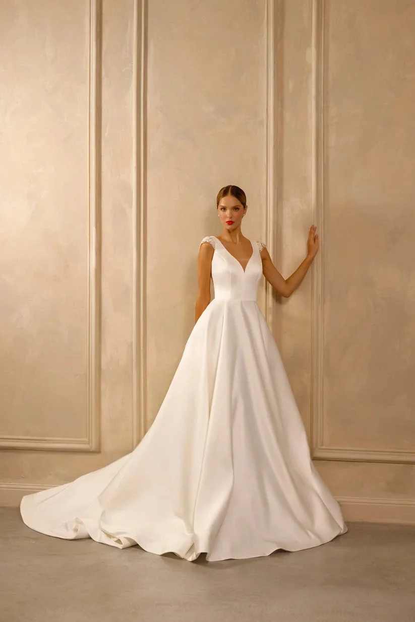 Simple Satin Customize To Measures  A-line Simple Satin Wedding Dresses Sleeveless Lace Appliques Wedding Gown 2025 Long Beach image 2