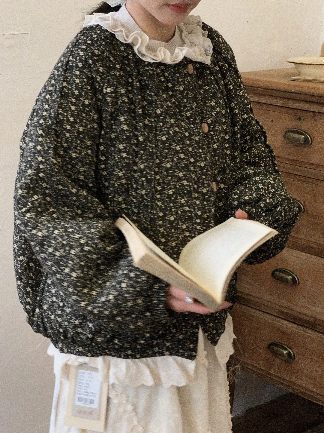 

Retro Floral Cotton Jaet Lace Hem Splicing Winter Coat Small Cotton Padded Forest Girl Sle Long Sve round Ne Single ...