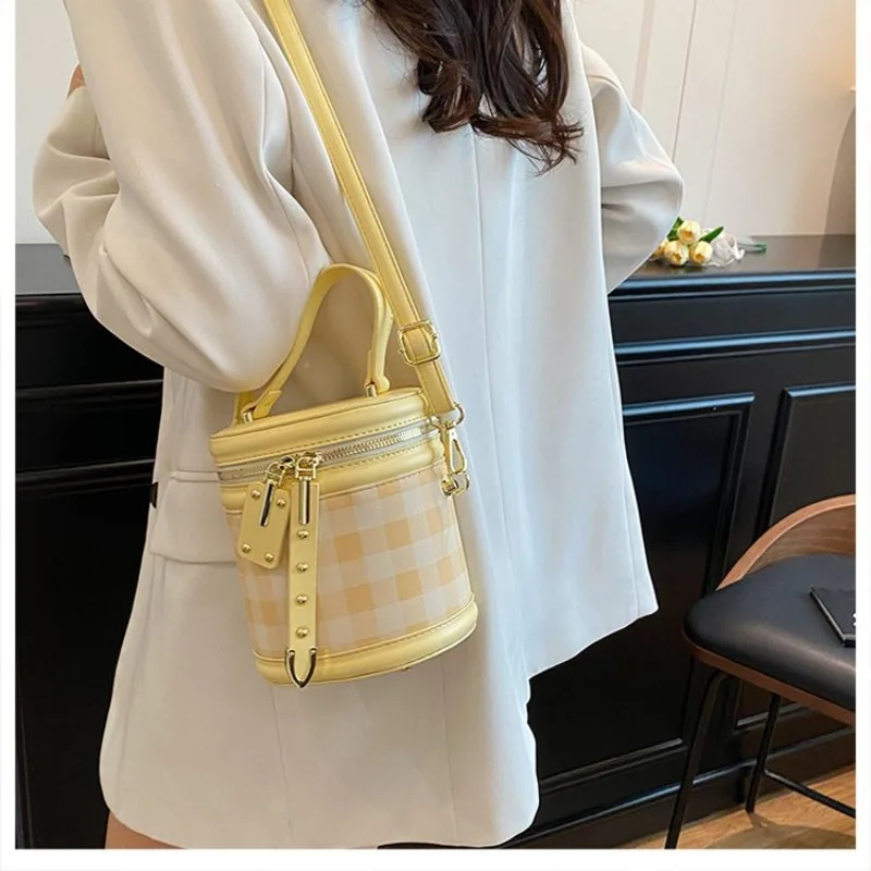 

Elegant Day Bag For Women Approach Your Day With Confidence And Impeccable Style