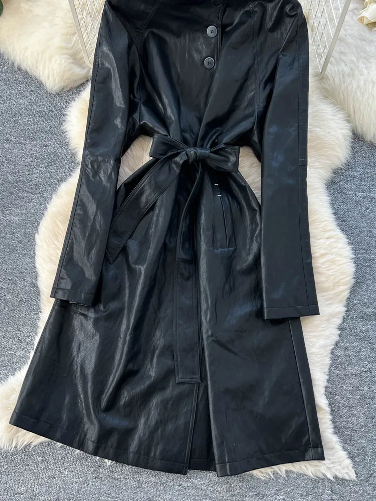 سترة واقية من جلد البولي يوريثان من Retro Briti Sle للنساء من Faion Dr مع حزام عالي الخصر وياقة واقفة وزر واحد للإغلاق