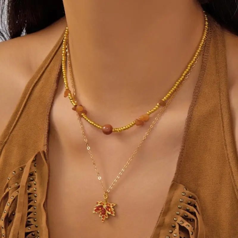 91AF Elegant Maple Red Rhinestones Accented Beaded Gravel Necklace Lightweight Design
