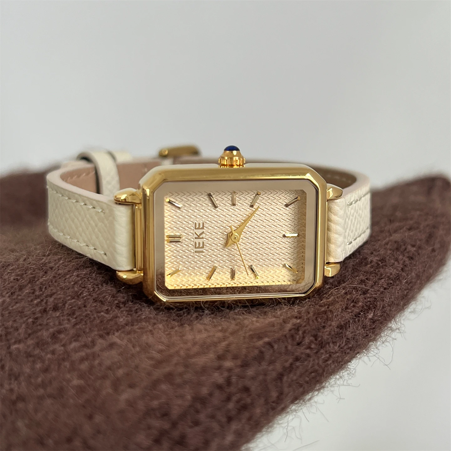 Exquisite And Versatile Square-Band Women'S Watch With Brown Strap, Fashionable, Petite, Simple And Casual Quartz Wristwatch.