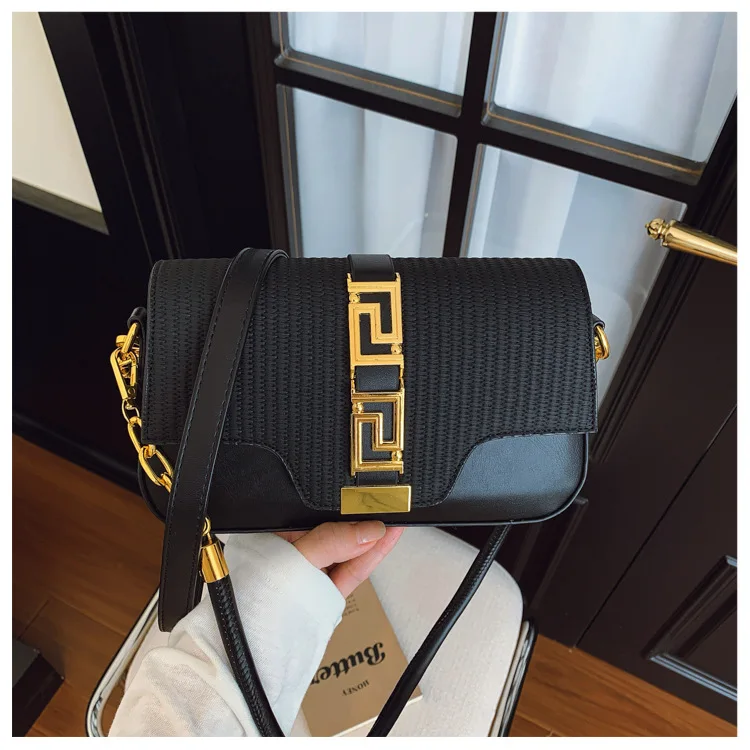 

Small Square Bag for Women 2025 New Foreign Style Clamshell Large Capacity Commuter Shoulder Messenger Bag