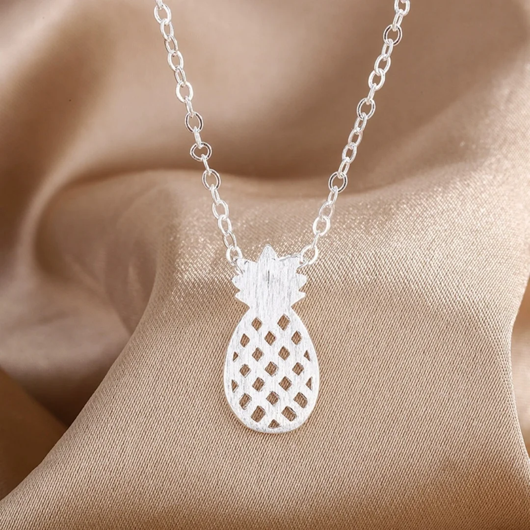 Uini-Tail new hot 925 sterling silver pineapple necklace female student fruit clavicle chain Korea cute simple fresh  XL132