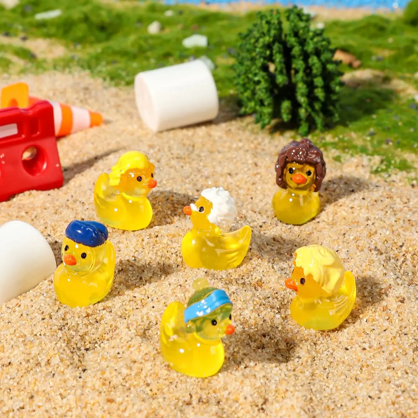 10/20PCS Glow In Dark Artist Duck Figurines Luminous Mini Resin Decor For Valentine Christmas Gift