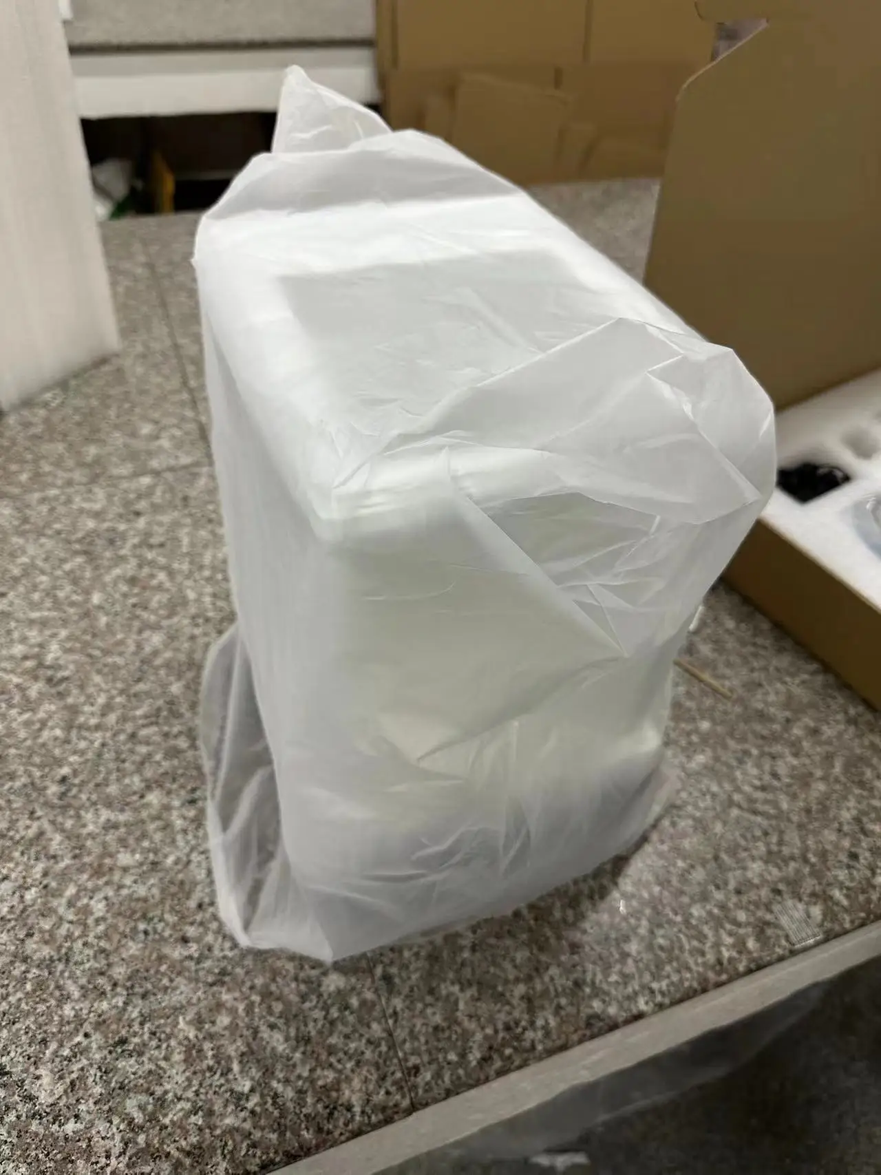 Waga mikroanalizacyjna serii CEB, model CEB1035N, z kalibracją wewnętrzną, dokładność 31g/0,01mg, zakres 120g/0,1mg, LB