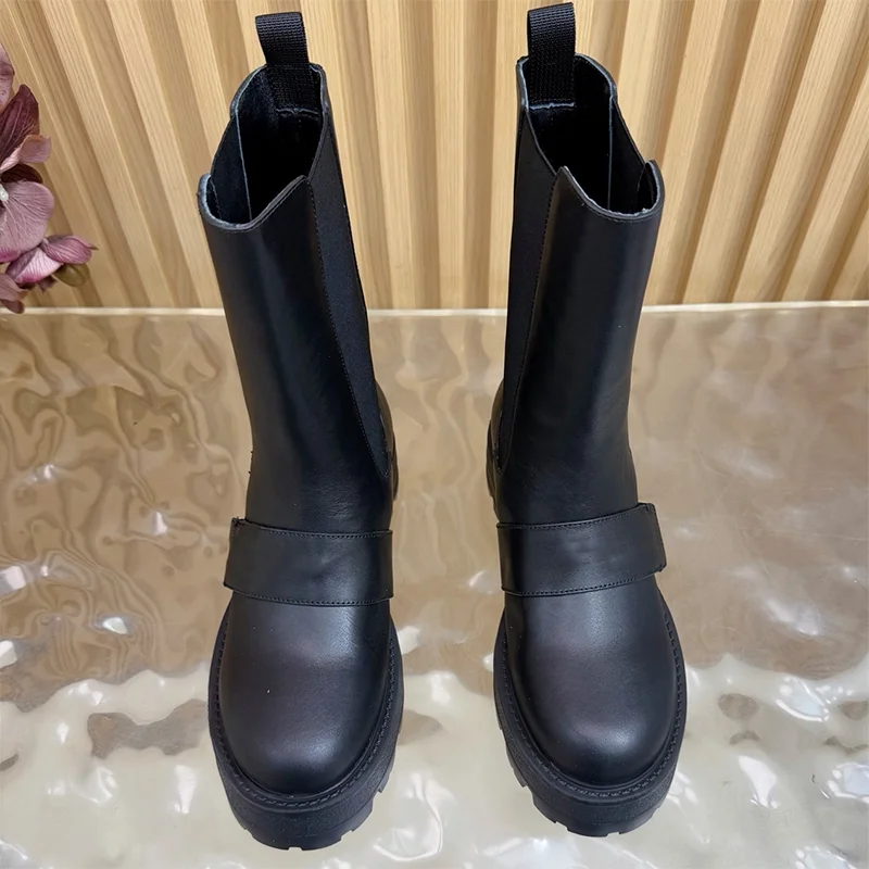 รองเท้าบูทเชลซีหนังวัวแท้คุณภาพสูงสำหรับผู้หญิง คอลเลคชั่นฤดูใบไม้ร่วง/ฤดูหนาว ปี 2025 บุด้วยหนังแกะ รุ่น 25110403