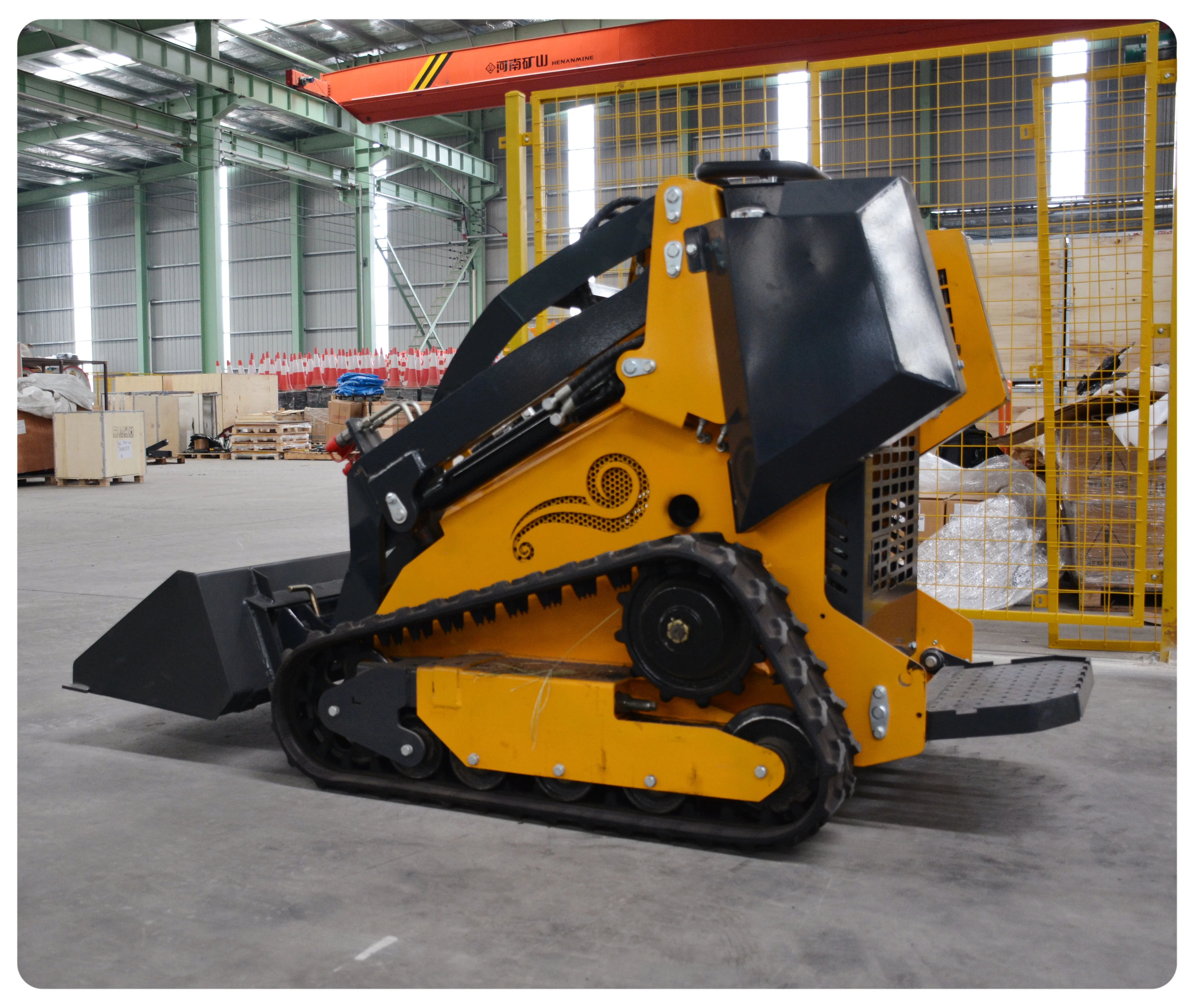 EPA CE Slip Loader Hydraulic 600 كجم 600 كجم جرافة صغيرة سهلة الارتداء ضمان لمدة سنة واحدة للبيع