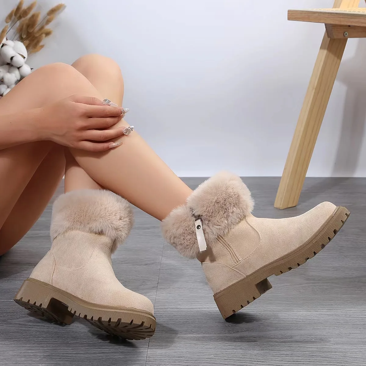 Botas de neve para mulheres, botas de veludo de tubo médio, sapatos de algodão quente espessados, botas de pele, moda inverno, novo, 2024