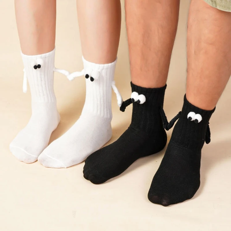 1 Pair Ins Fashion Girlfriends Socks Funny Creative Magnetic Attraction Hands Black White Cartoon Eyes Couples Sox Socks