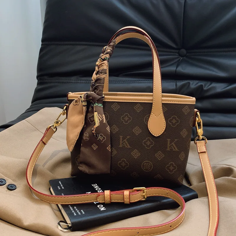 

Винтажная большая сумка с монограммой для женщин, вместительный кошелек на плечо, регулируемый ремень через плечо, рабочая сумка с верхней ручкой