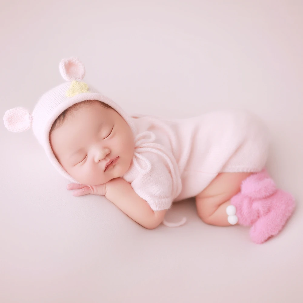 

Pink Bear Baby Girl Romper Newborn Photography Props Knit Newborn Girl Romper Bonnet Rose Socks Baby Photo Outfit Accessories