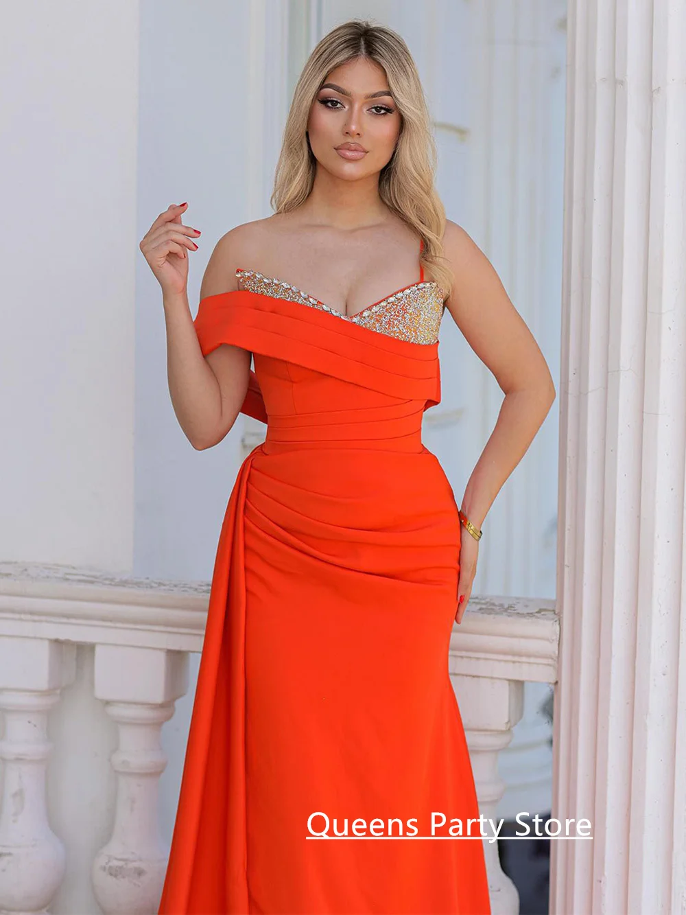 Sexy Meerjungfrau-Abendkleid, maßgeschneidert, V-Ausschnitt, schulterfrei, Kristallperlen, Sweep-Zug, Schlitz, Abendkleid, formelle Partykleider