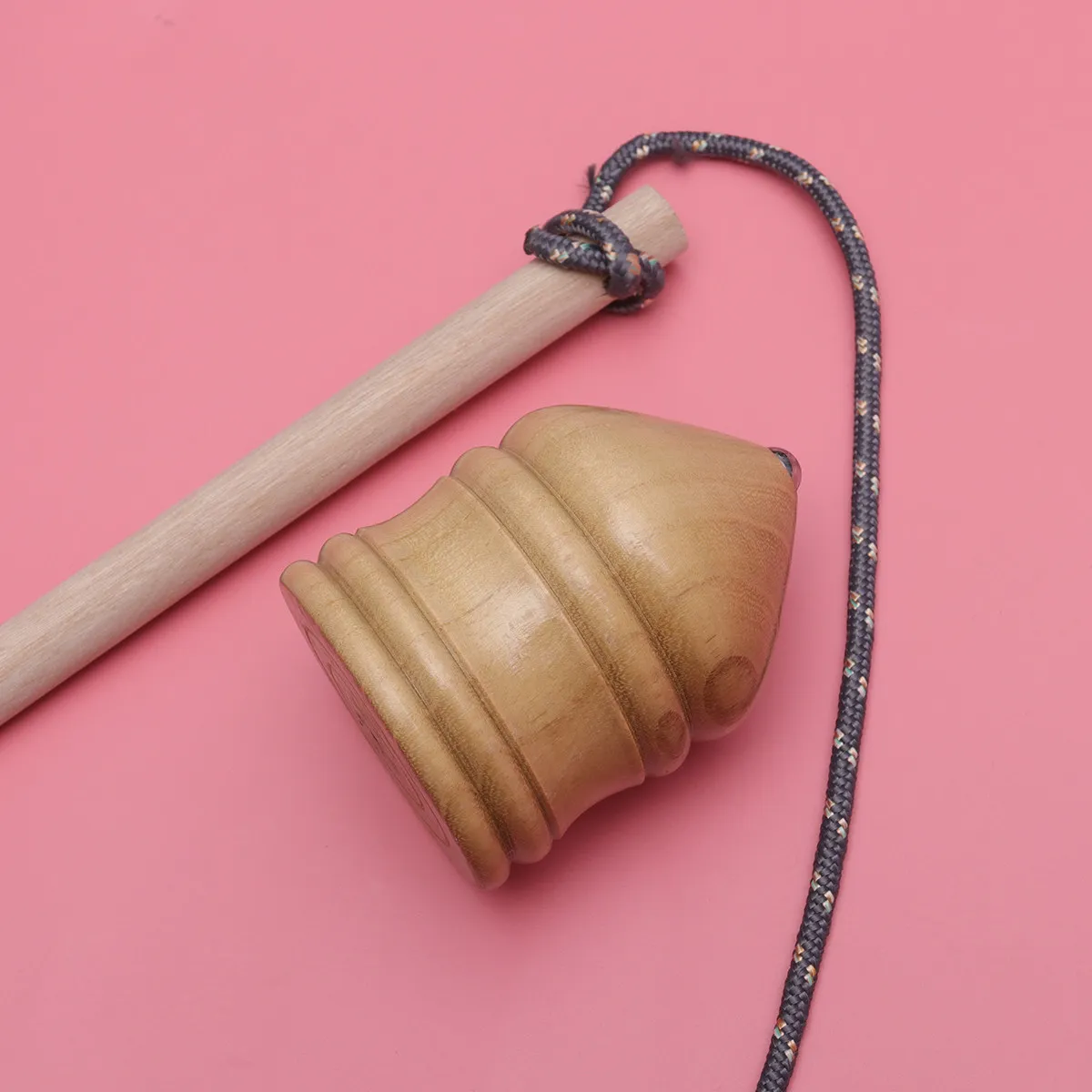 Wooden Gyroscope Peg-Top Vintage Elm Wood 8Cm Brown Spinning Top Kids Party Favor Creativity Skill Development