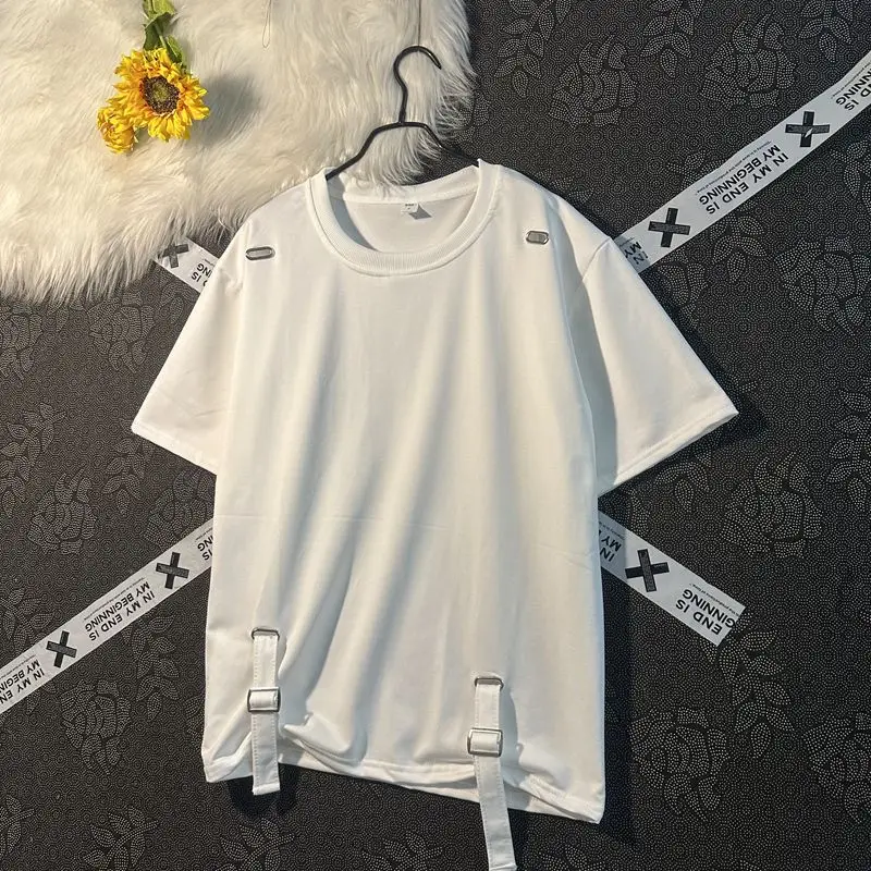 Men Chic Oversized Adjustable Strap T-shirt Summer High Street Metal Detail Short Sleeve Crew Neck Minimalist Tee