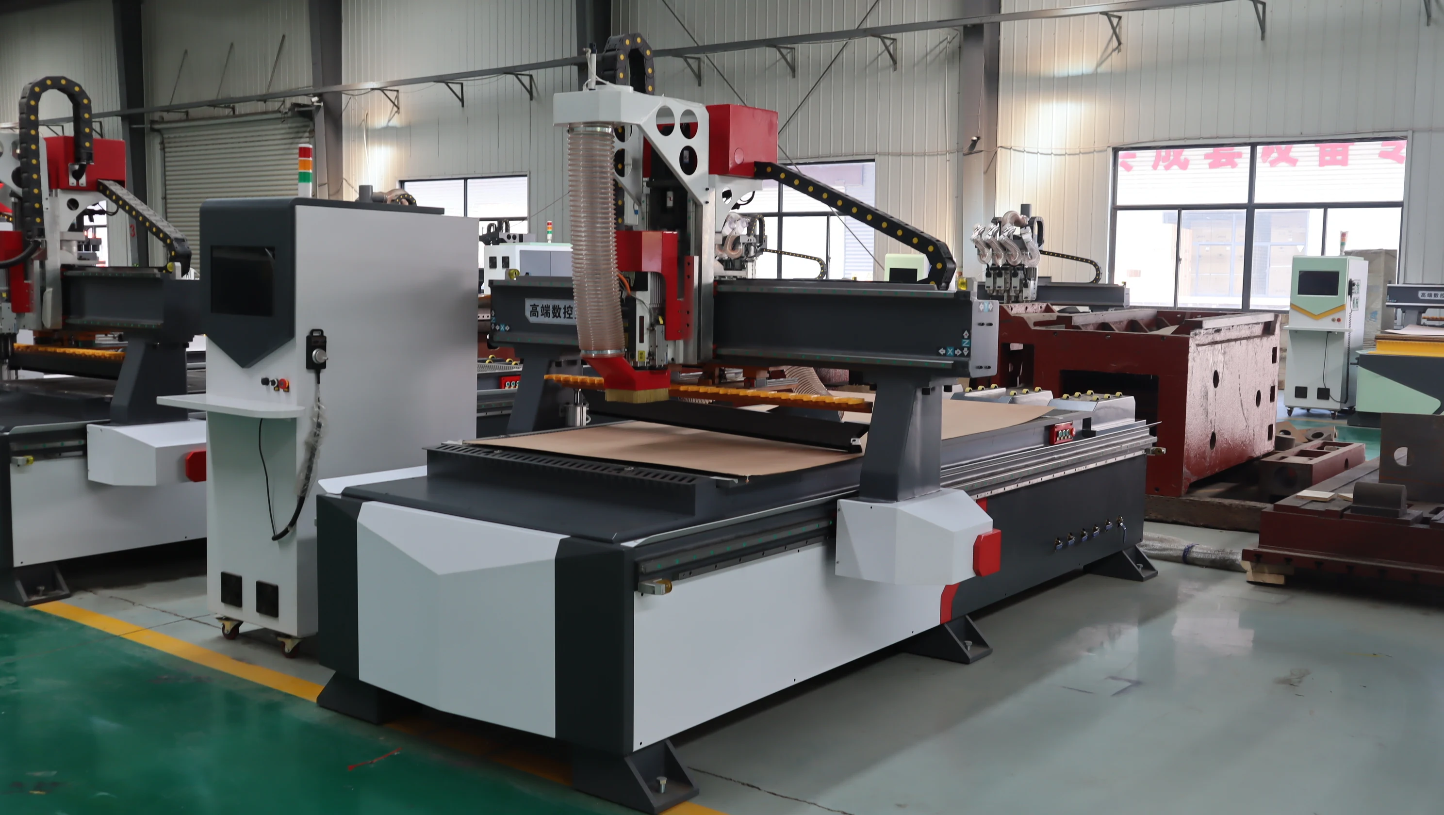 Xunke 4*8Ft Woodworking Carving LNC Control System 3 4 Axis Atc Cnc Router Hine Price For Wood