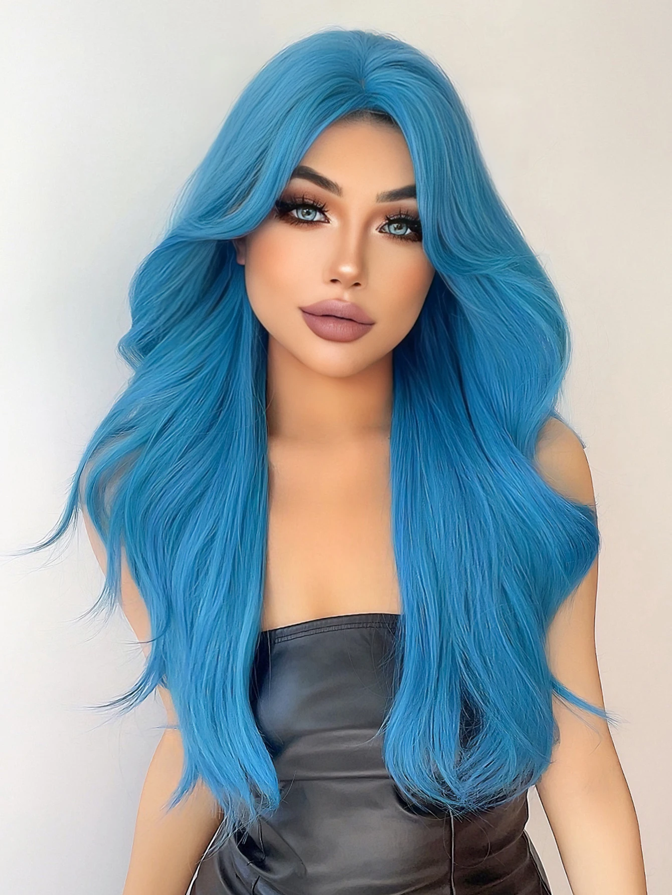 28Inch Sea Blue Color Synthetic Wigs Middle Part Long Natural Wavy Hair Wig For Women Cosplay Drag Queen Party Heat Resistant