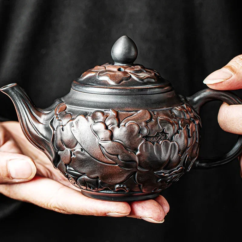 

Retro carving Purple Pottery Teapot Ceramic Kung Fu Teapot Single Teapot Pu'er Tea Making Tea Sets Chinese Tea Pot Kettle