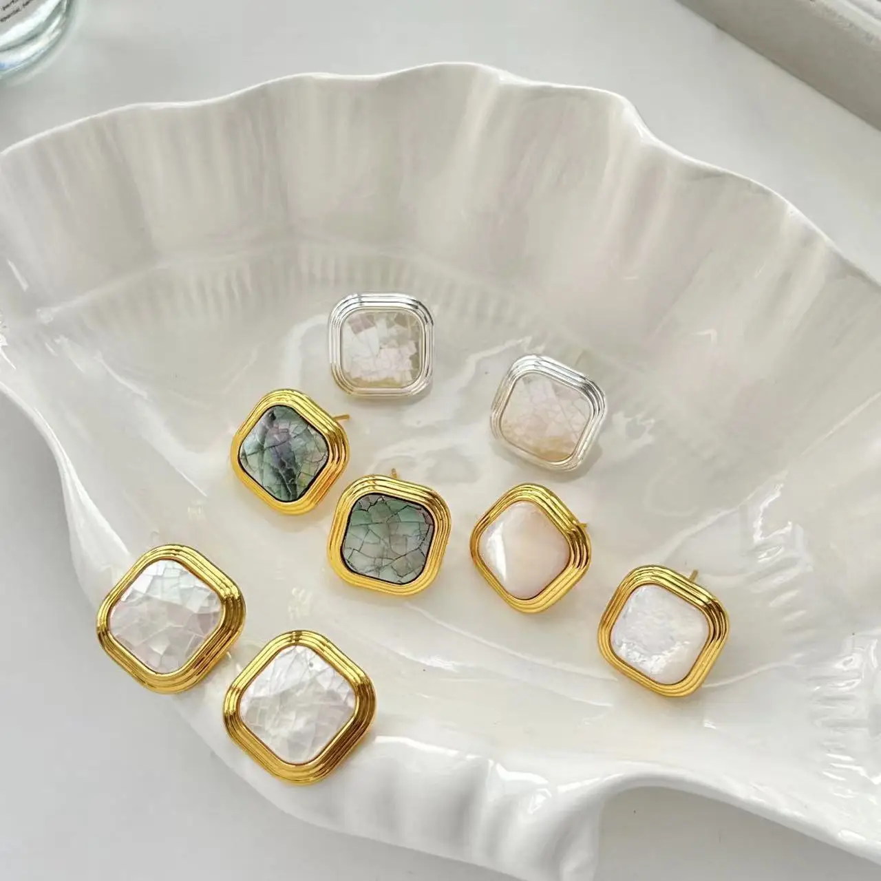 Light luxury and versatile square Fritillary stud earrings, niche design earrings, French retro elegant earrings for women