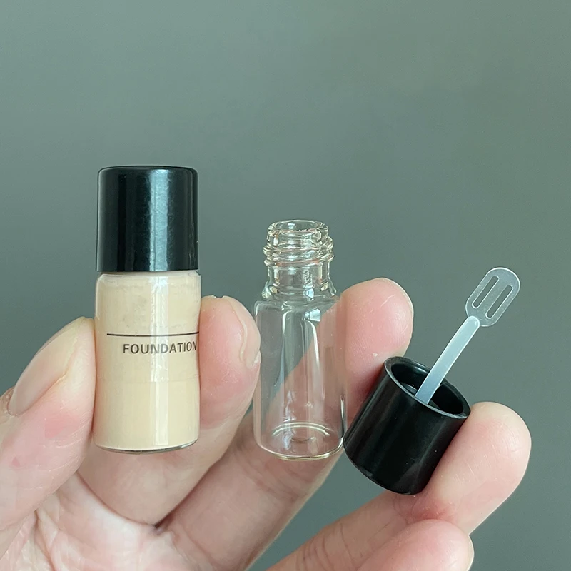 Botellas rellenables para base líquida, subpaquete de 4ml, botella vacía de viaje, Mini cuchara de excavación, herramientas cosméticas, 1/2/5 Uds.