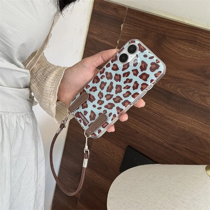 

Fashion Blue Brown Leopard Print Phone Case For iPhone 16 Pro 15 14 13 Pro Max Cover with Hand Strap Stand Cases