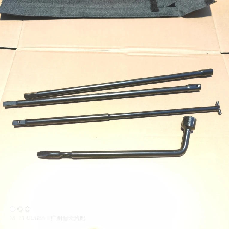 لنيسان نافارا H60 مقبس الإطارات الاحتياطية مقبض الإطارات أداة إزالة الصواميل المخصصة