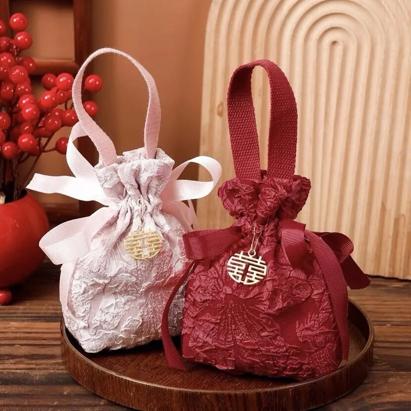 10/20/30 stücke Kreative Hochzeit Süßigkeiten Taschen Tuch Design Geprägte Blumen Handtasche Tasche Mit perlen Engagement Souvenir Geschenk Verpackung