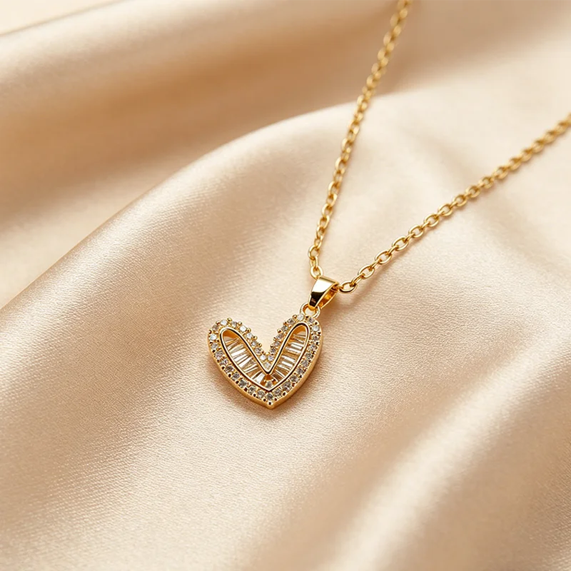 Light Luxury and High-end New Style Super Flash Confession Love Necklace Aesthetics Design Jewelry Women's Daily Accessories