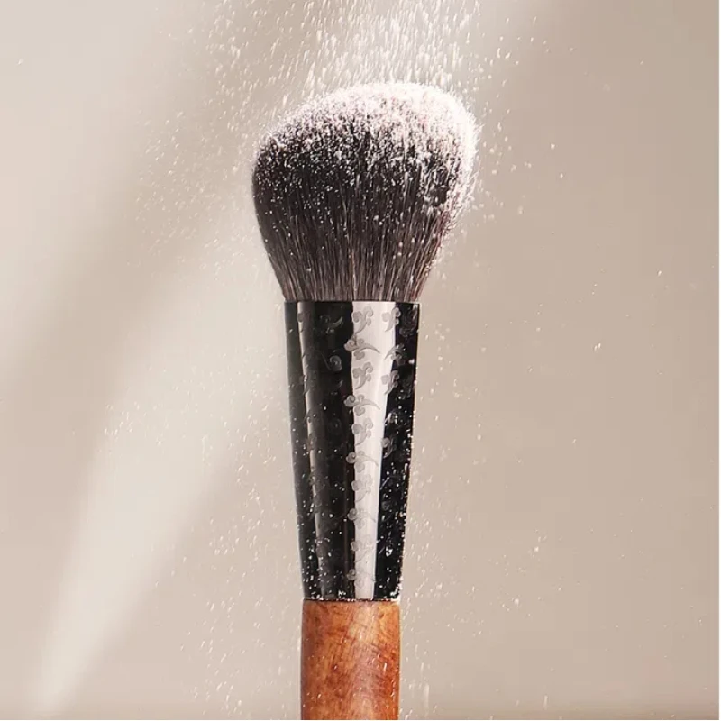 CHICHODO Professional animal hair makeup brush Angled Contour brush Bronzer brush Simple beauty tools - Goat Hair -F210