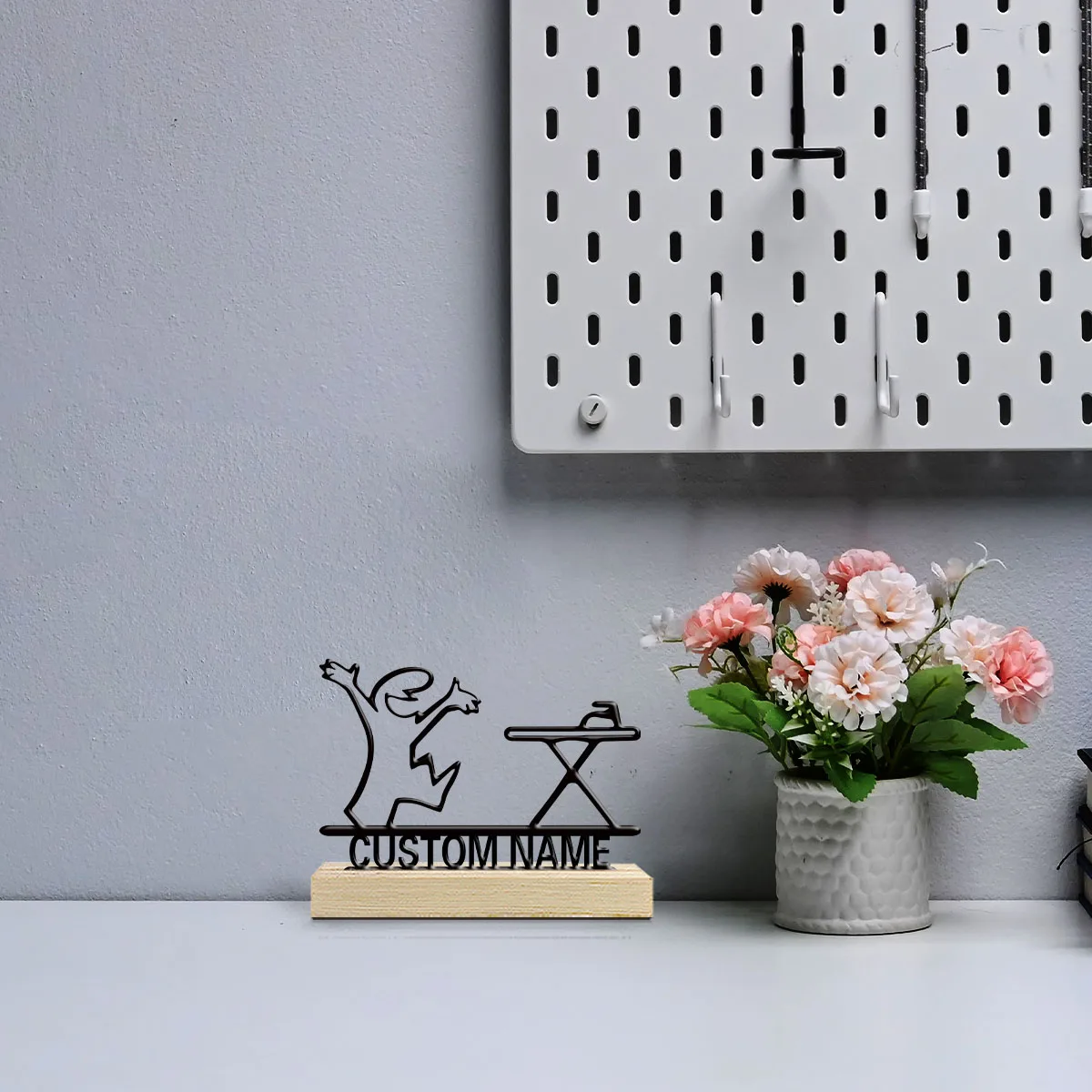 1pc Personalized Iron Desktop Ornament Customizable Name With Wooden Base Unique Desktop Decoration Custom Gifts