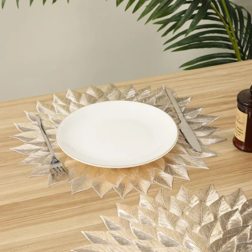 

4Pcs Creative Elegant Place Mats Decorative Distinctive Insulation Pad PVC Delicate Tableware Pads Balcony