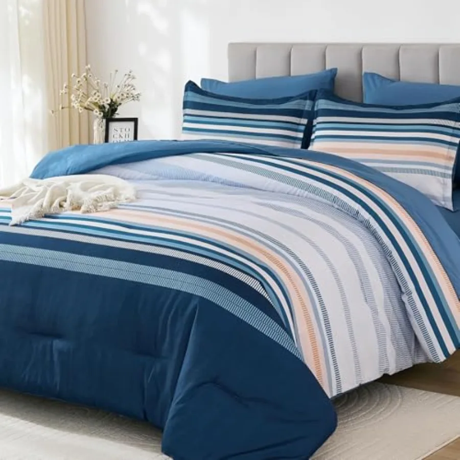 

Комплект постельного белья из 7 предметов: мягкий микрофибровый комплект в стиле бохо с полосками, всесезонный, включает одеяло, простыни и наволочки.