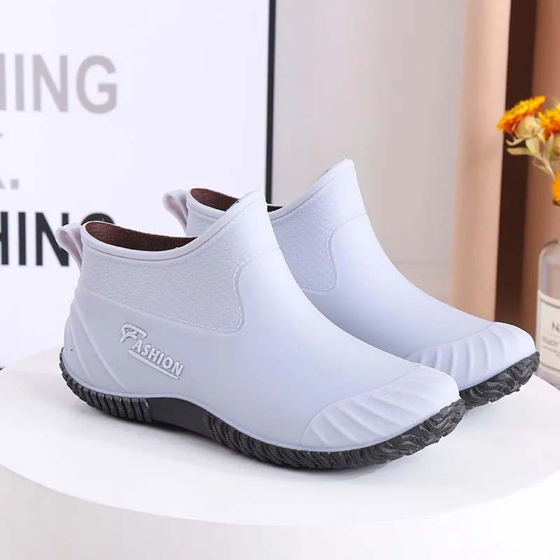 Summer Waterproof Womens Rain Boots Outdoor Fashion All-match Waterproof Non-slip Casual PVC Womens Rain Boots Warm Rubber Boots