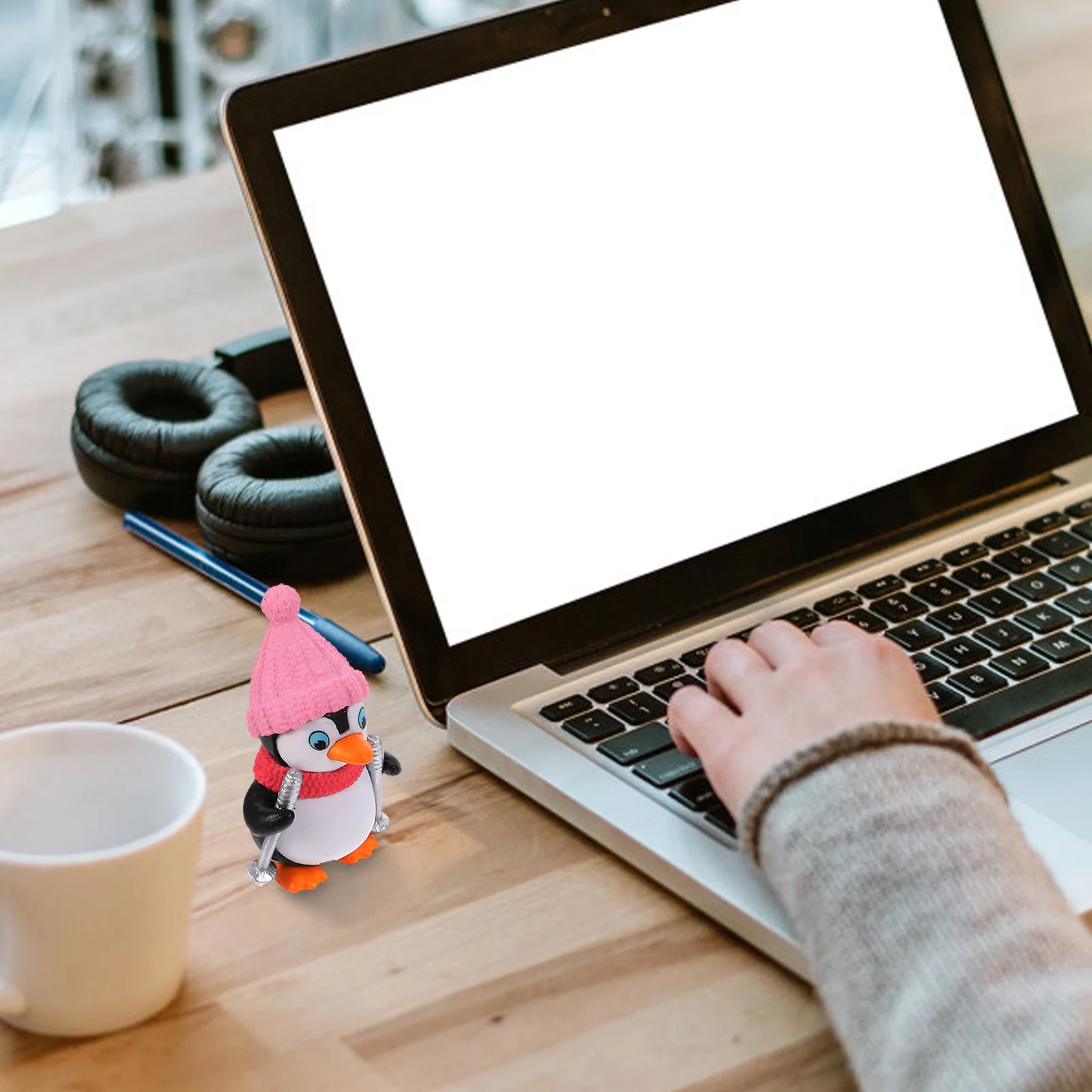 

8Pcs Mini Penguin Keychain Cartoon Ski Penguin Ornament DIY Bonsai Desktop Decor Micro Landscape Bonsai Decor Tool