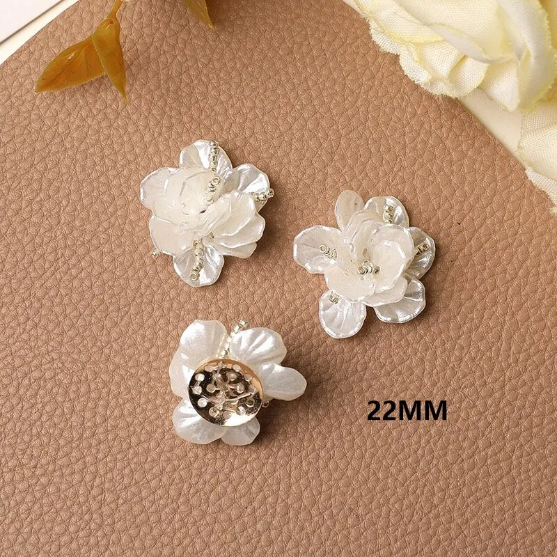 White Pearl Petal Flower with Glass Beads for DIY Accessories 6pcs Vintage Wholesale Beaded Wedding Ornament Bulk Supplier