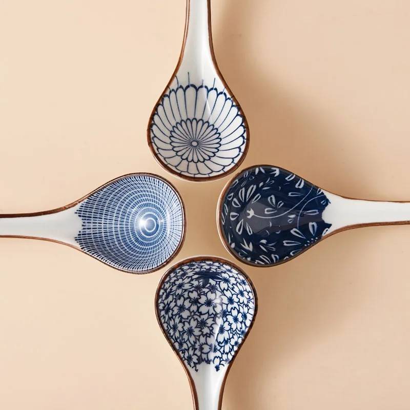 

Набор из 4 керамических ложек с длинной ручкой, удобными для захвата, с нескользящим дном, подходят для японского рамена, китайских вонтонов, лапши.