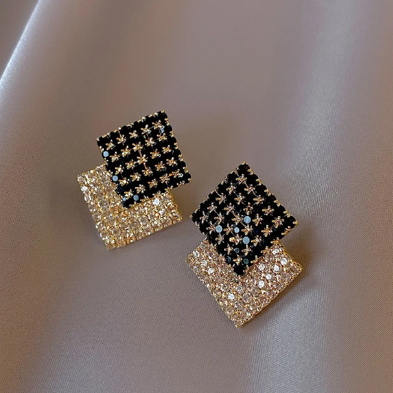 Korea New Design Fashion Jewelry Luxury Geometric Black White Crystal Earrings Generous Elegant Women\'s Prom Party Accessories