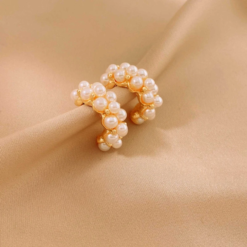 Sweet fairy high-end internet celebrity imitation pearl semi-circular C-shaped daily versatile temperament girl earrings