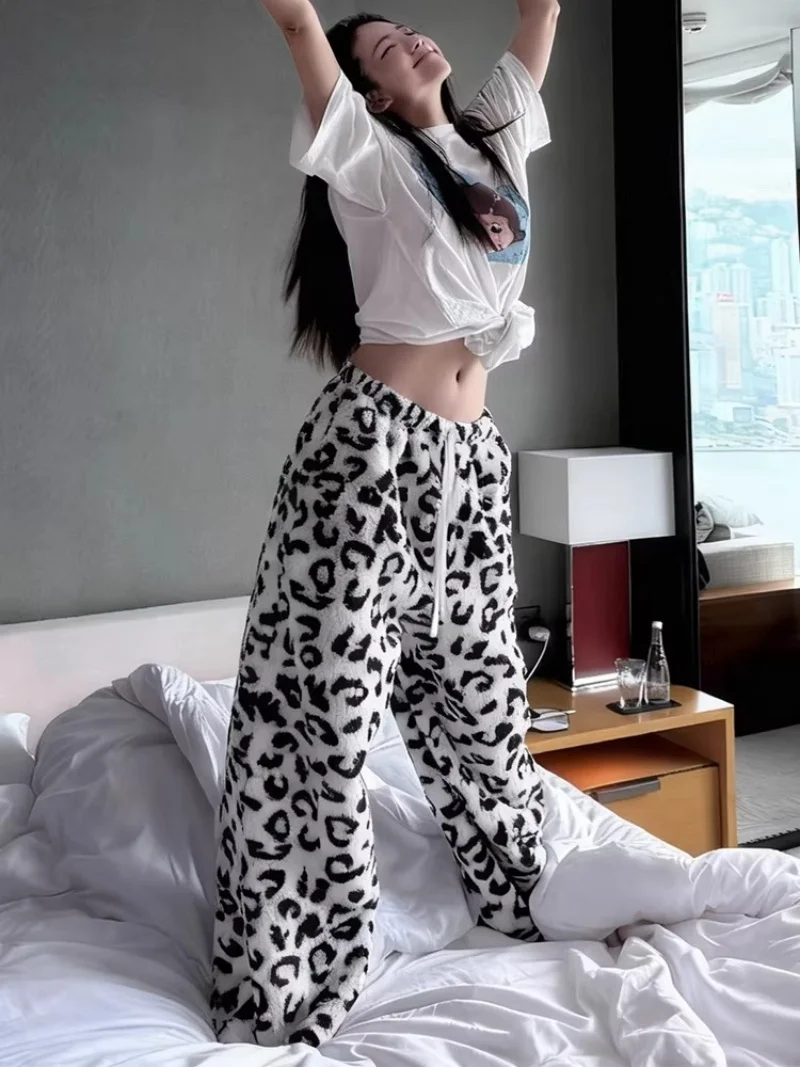 

Женские брюки: элегантный и модный образ, индивидуальный стиль, эстетика, трендовые, уличные, в стиле хип-хоп, для танцев, в стиле Ins