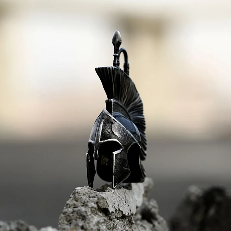 

Fashion Vintage Black Spartan Warrior Pendant Necklace For Men Stainless Steel Spartan Helmet Necklaces Unique Amulet Jewelry