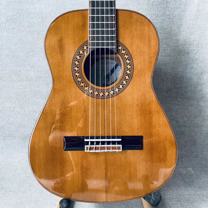 34' 1/2 Classical Guitar Solid Top Hofner Carmencita HC504 Cedar+Mahogany Body with High Gloss Finish New Authorised