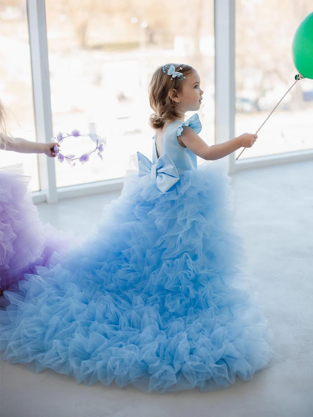 Baby Mädchen Prinzessin Kleid Kleinkinder Lange Schleppe Festzug Ballkleid Blumenmädchenkleider für Hochzeit Kleinkinder Abgestufte Tüll Partykleider