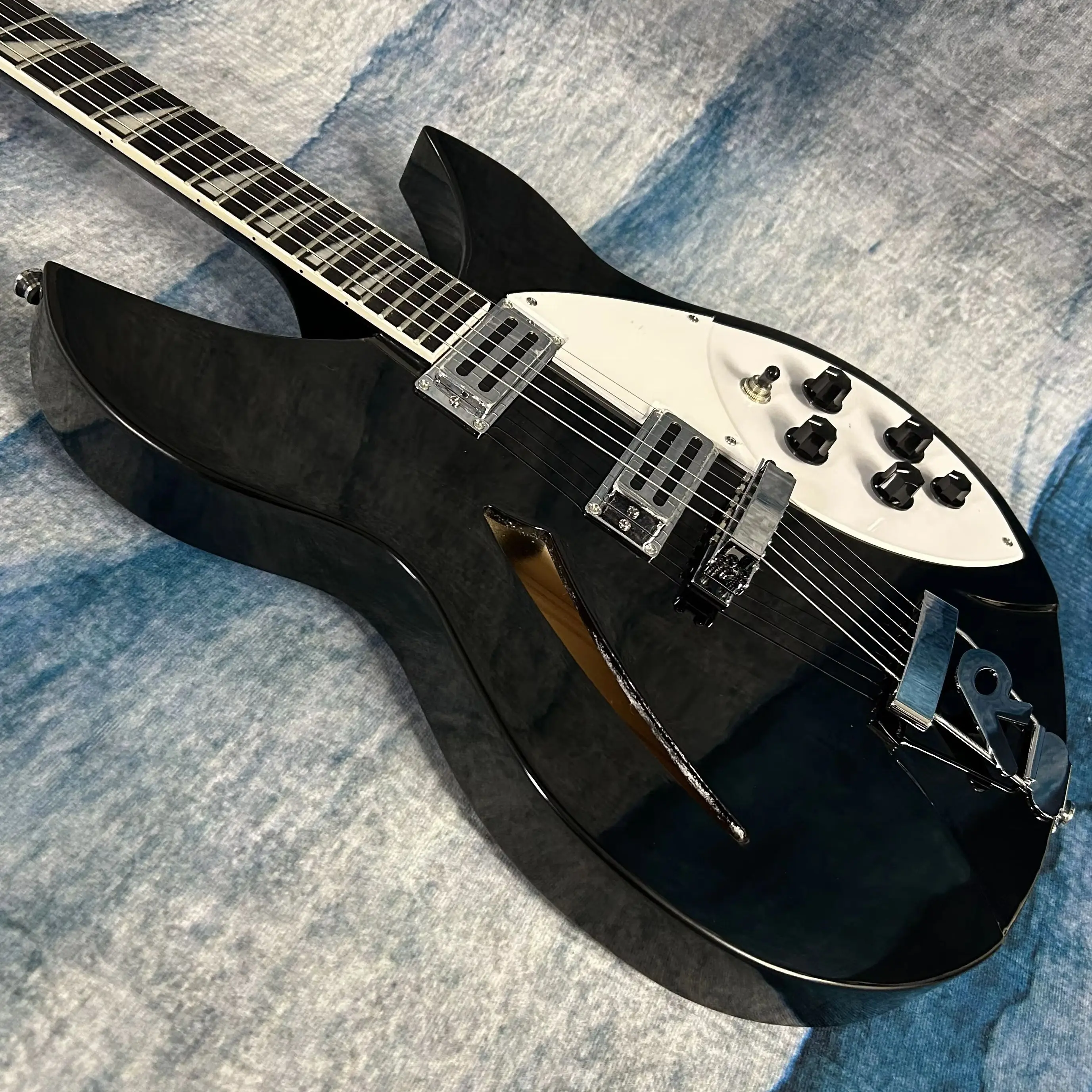 リッケンバック 330 バージョン エレキギター ブラックカ - Dobro Resonator Guitar のレビューと価格
