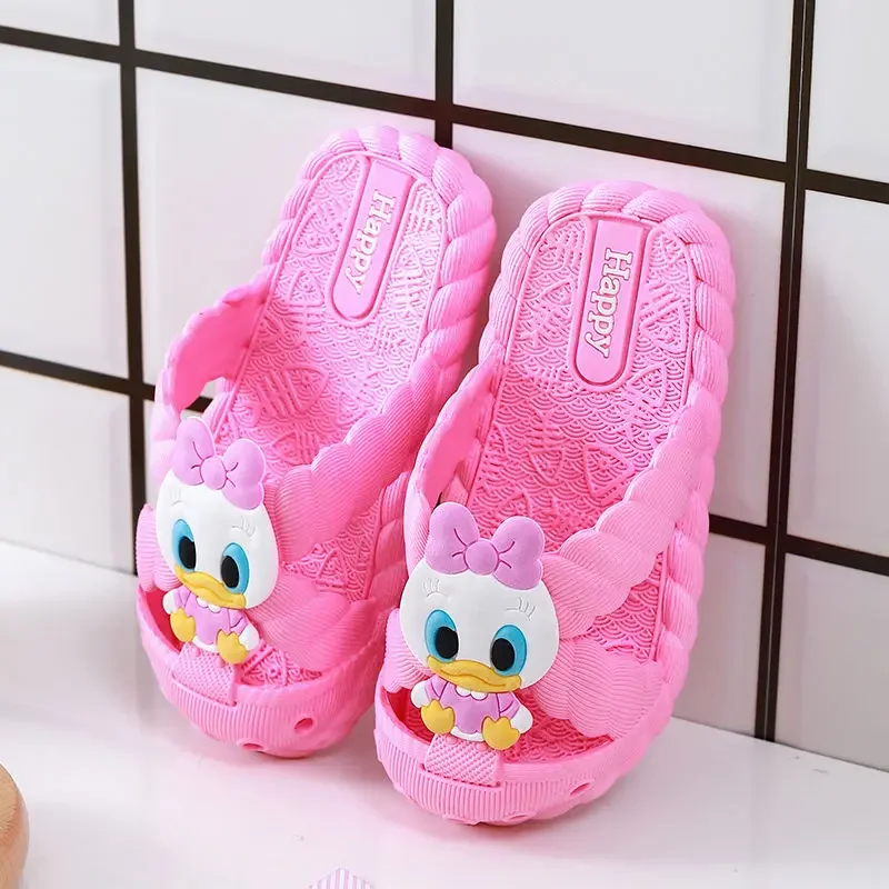 Really pictures Summer Donald Duck Children's Slippers Boys And Girls Light Soft Non Slip Cute Crash Proof Waterproof Sandals