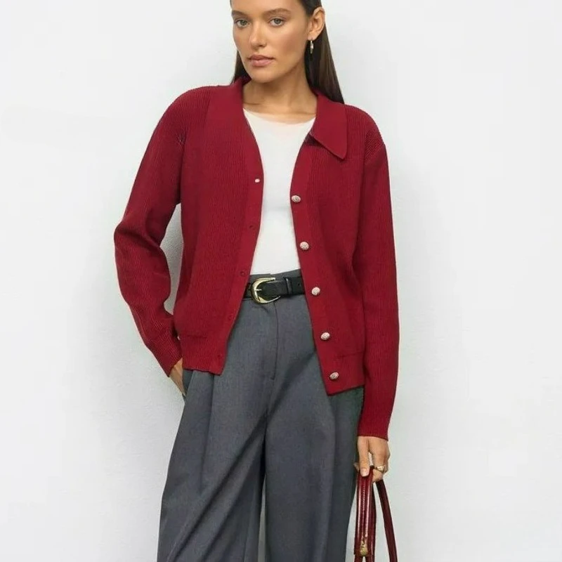 

Французский вязаный кардиган с воротником-поло 2026, новый стиль, модная и высококачественная однотонная верхняя одежда с длинными рукавами