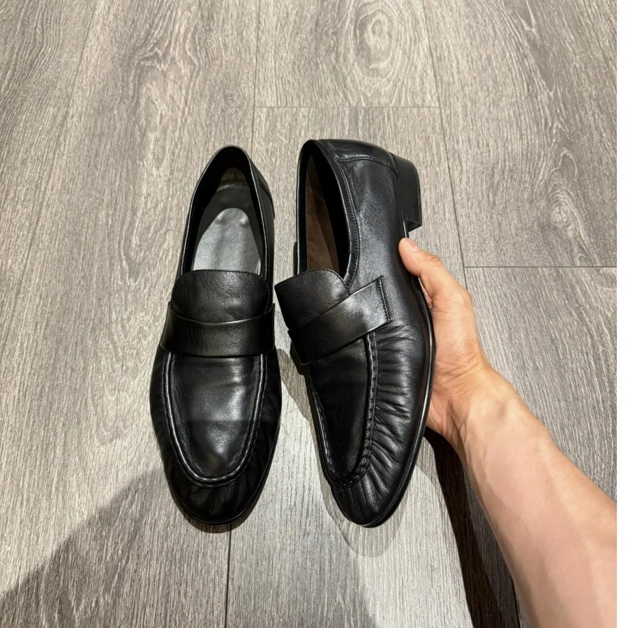 Retro Wrinkled Leather Loafers for Men Women Handmade Pointed Toe Casual Dress Shoes Slip On Soft Leather Daily Single Shoes